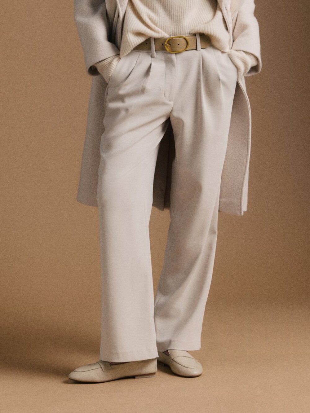 Quince Stretch Crepe Pleated Wide Leg Pants Size: 10 Color: Sand
